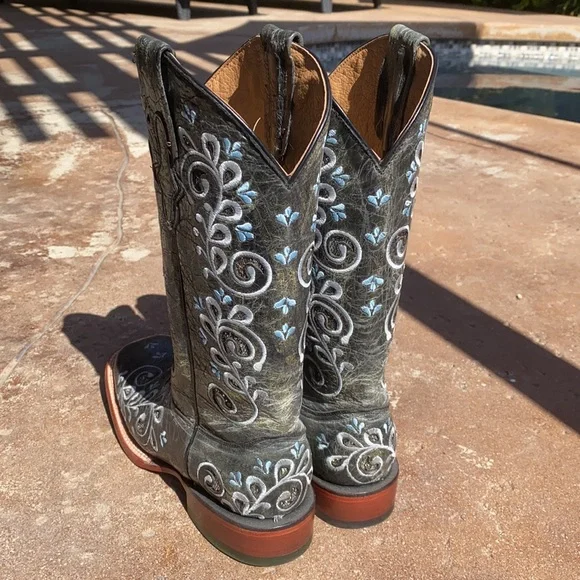 Ferrini Black and White Embroidered Heeled Boots - Picture 2 of 3